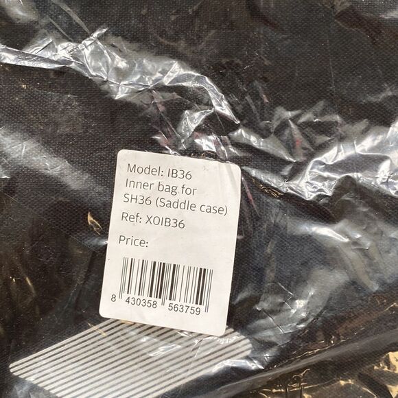 Insulation thermal pad for saddlebags. E48 2022 Semirigid Saddlebags black nwt - Picture 8 of 13